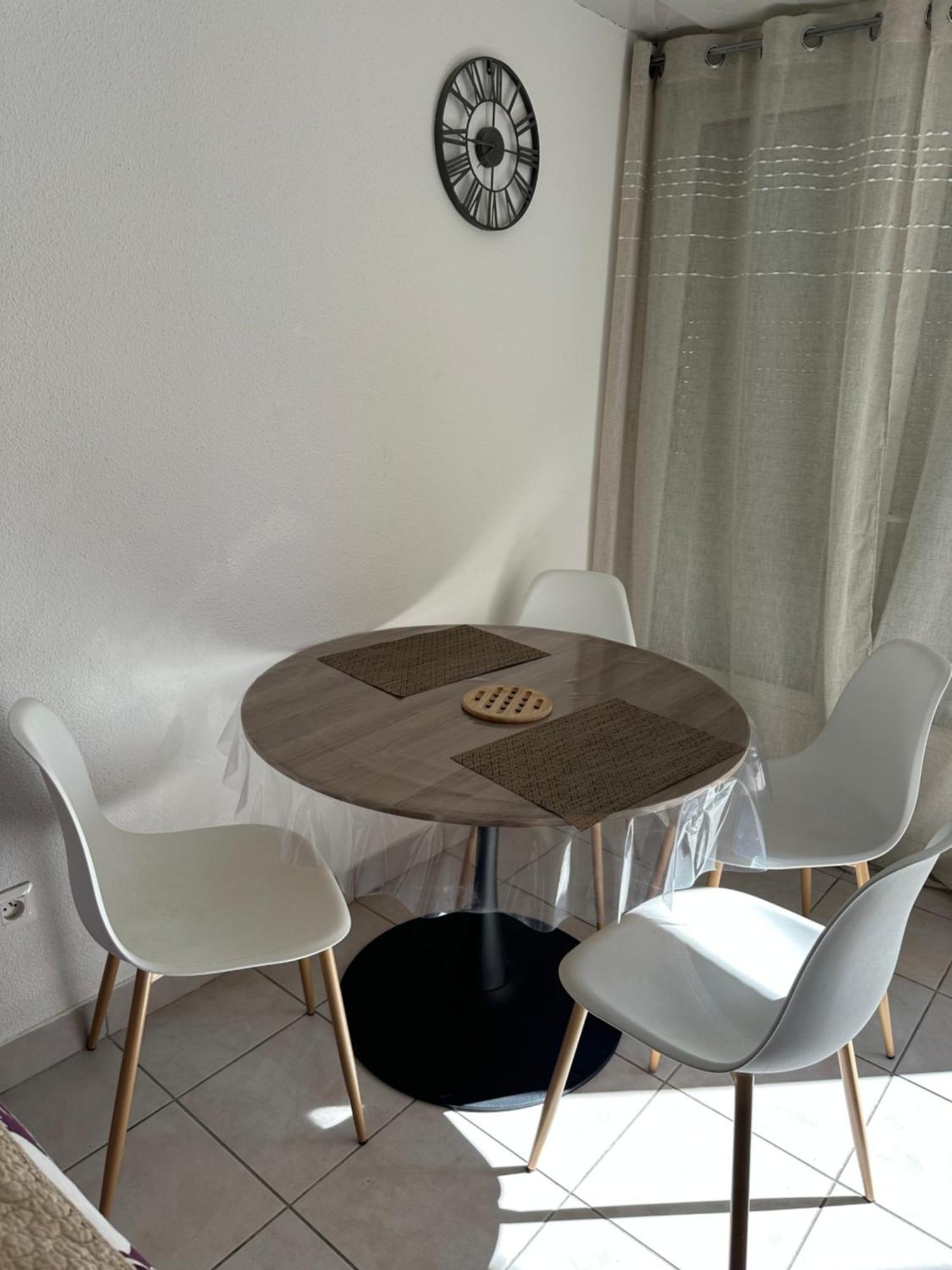 Appartement Proche De La Plage Saint-Pierre-la-Mer  Exteriör bild